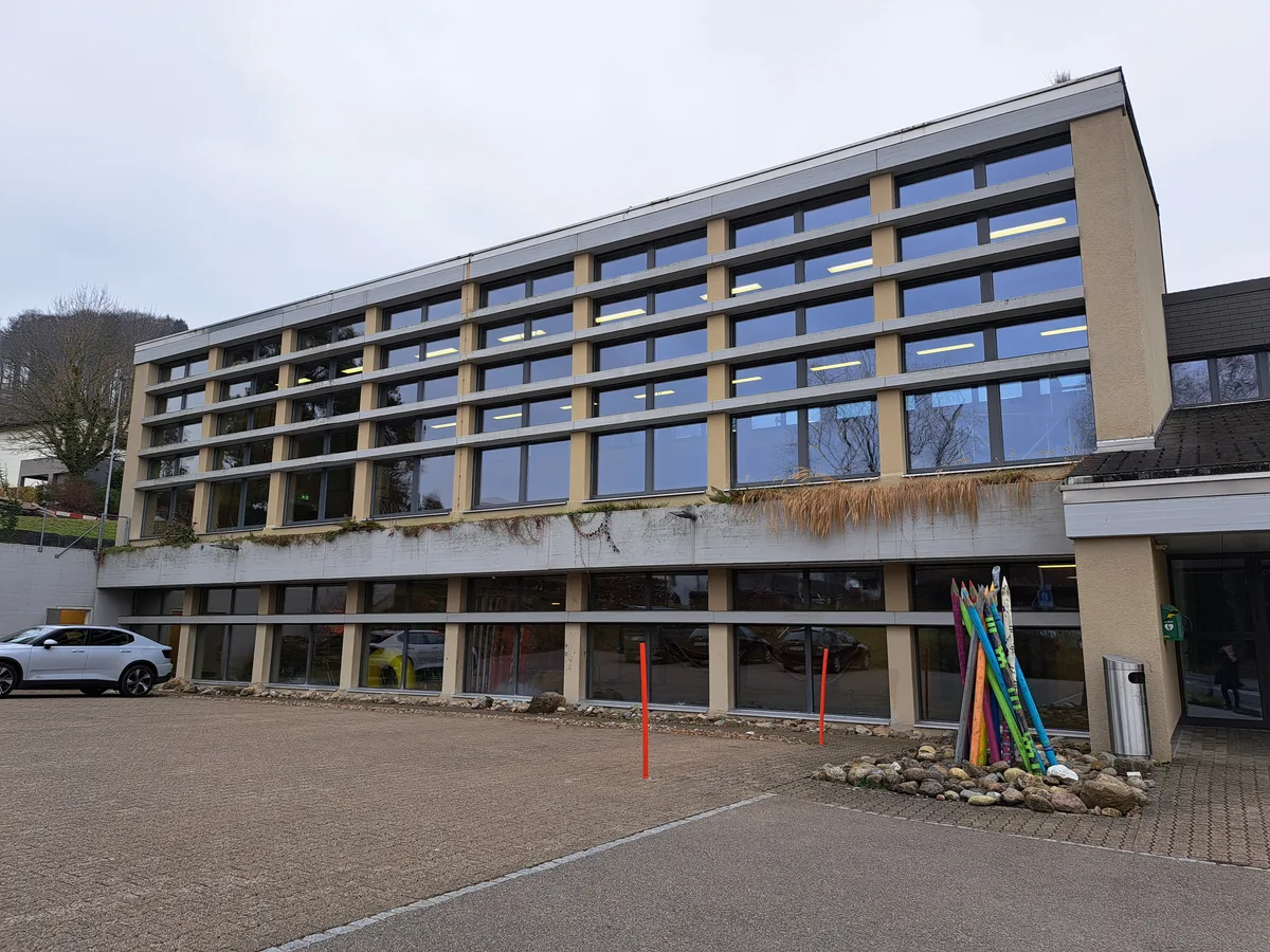 Das Hallenbad Weisslingen